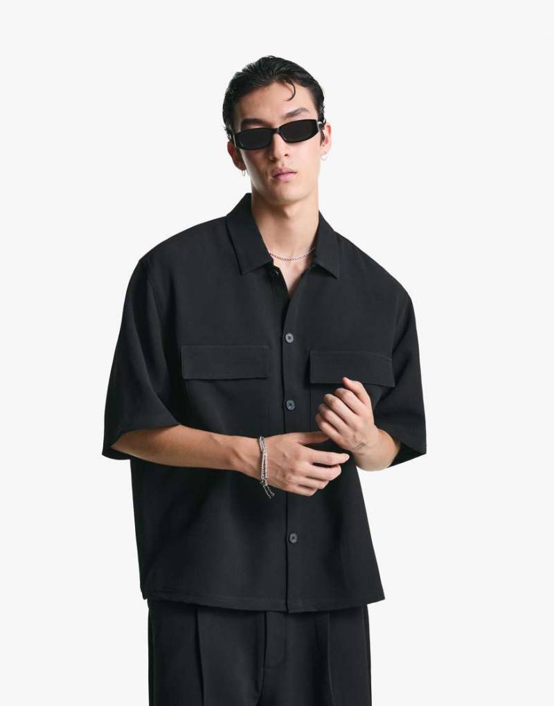 Bershka - Kurzärmliges elegantes Hemd in Schwarz von Bershka