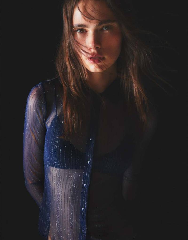 Bershka - Langärmliges Oberteil aus Tüll in Marineblau mit Strassverzierung von Bershka