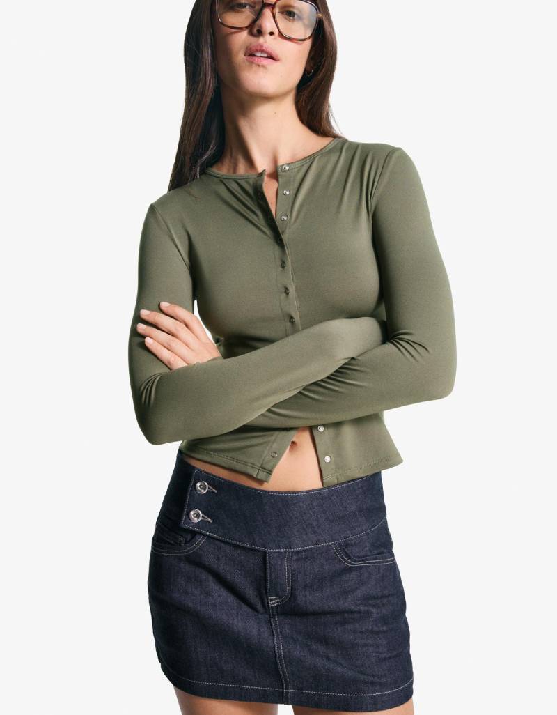 Bershka Langarmshirt Mit Knöpfen Damen Xs Khaki von Bershka
