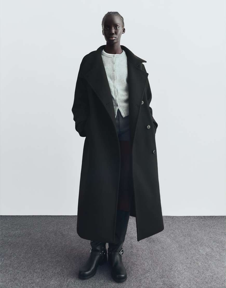 Bershka - Langer, hochgeschlossener Mantel in Schwarz von Bershka