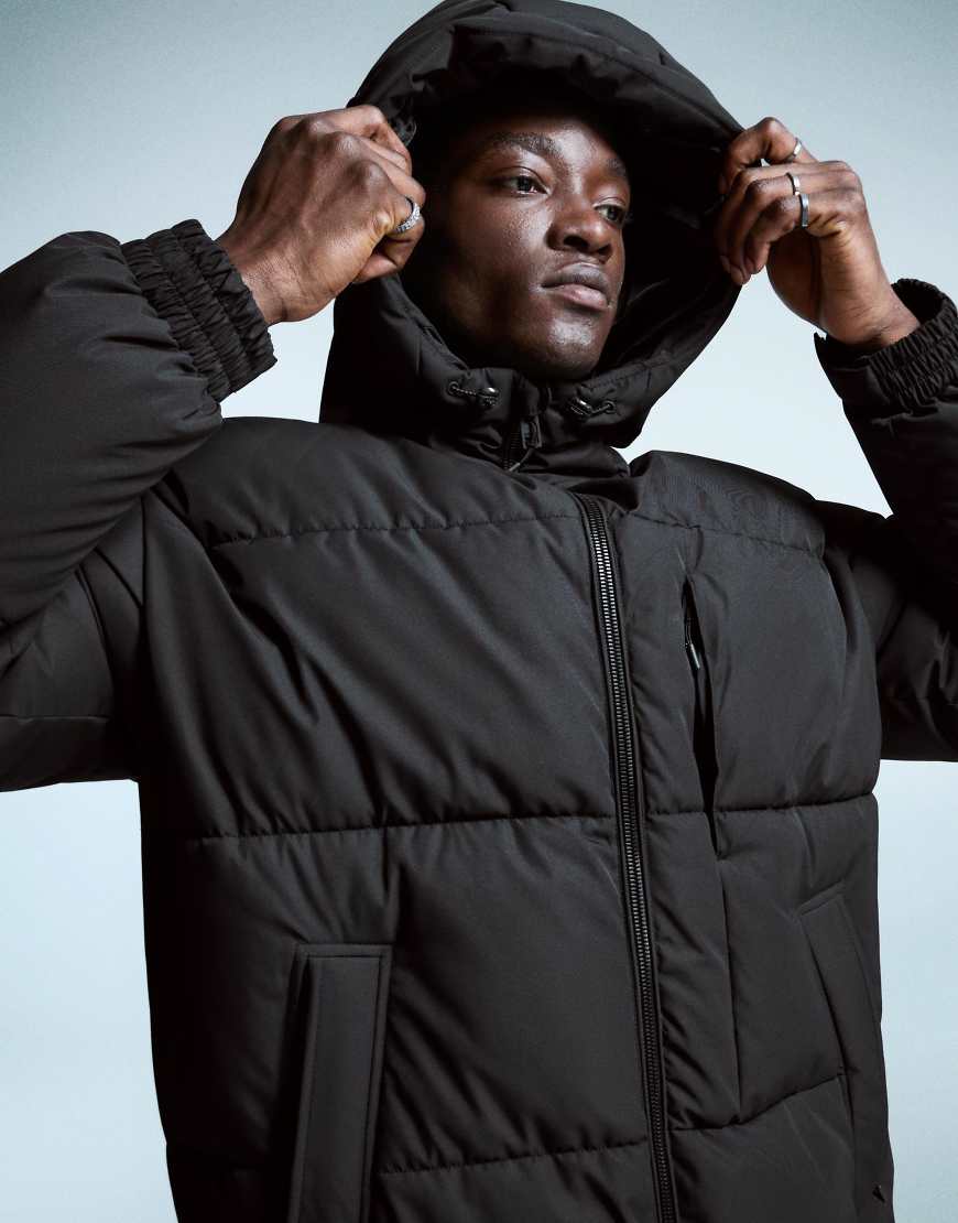 Bershka - Langer Puffermantel in Schwarz von Bershka