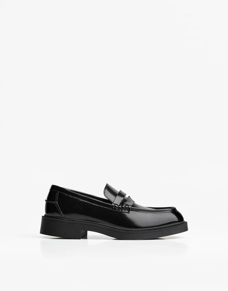 Bershka - Loafer in Schwarz mit eckiger Spitze von Bershka