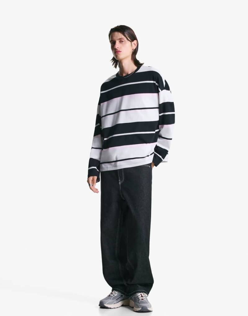 Bershka - Locker geschnittene Baggy Jeans in Schwarz von Bershka