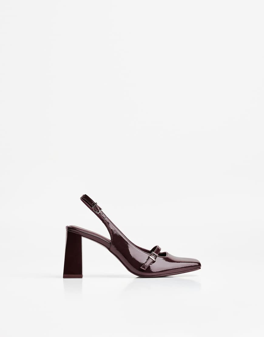 Bershka - Mary-Jane-Schuhe in Burgunderrot mit Fersenriemchen und Blockabsatz von Bershka