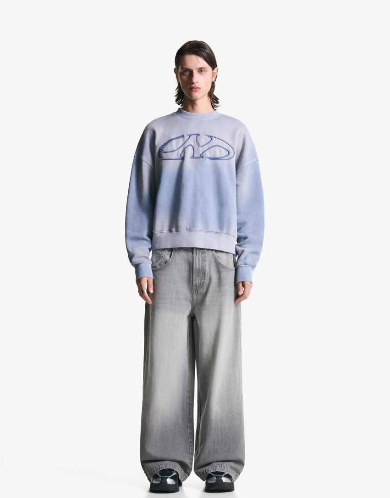 Bershka - Mega - Weite Jeans in Grau Bershka - Mega - Weite Jeans in Grau von Bershka