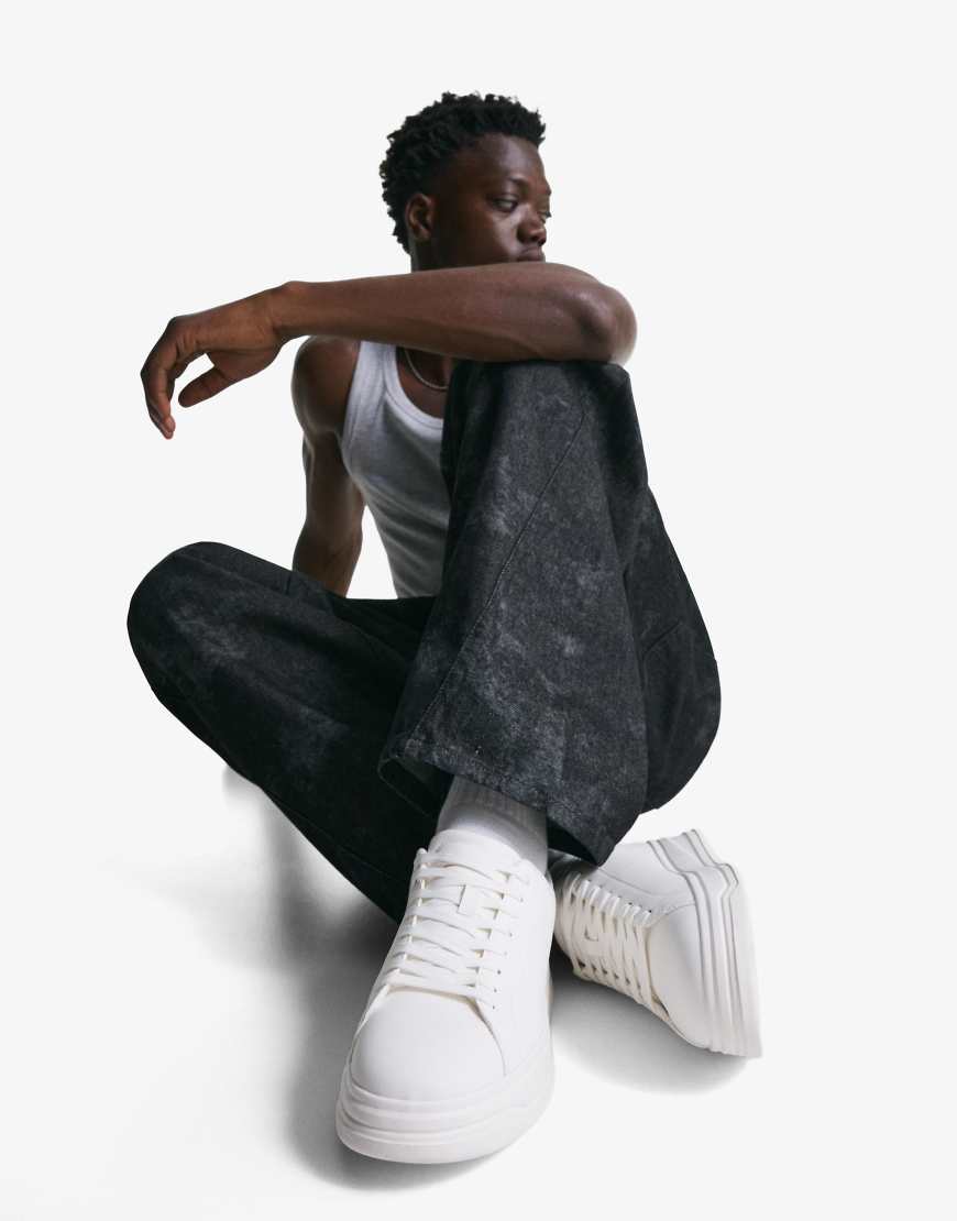Bershka - Minimalist - Sneaker zum Schnüren in Weiß von Bershka