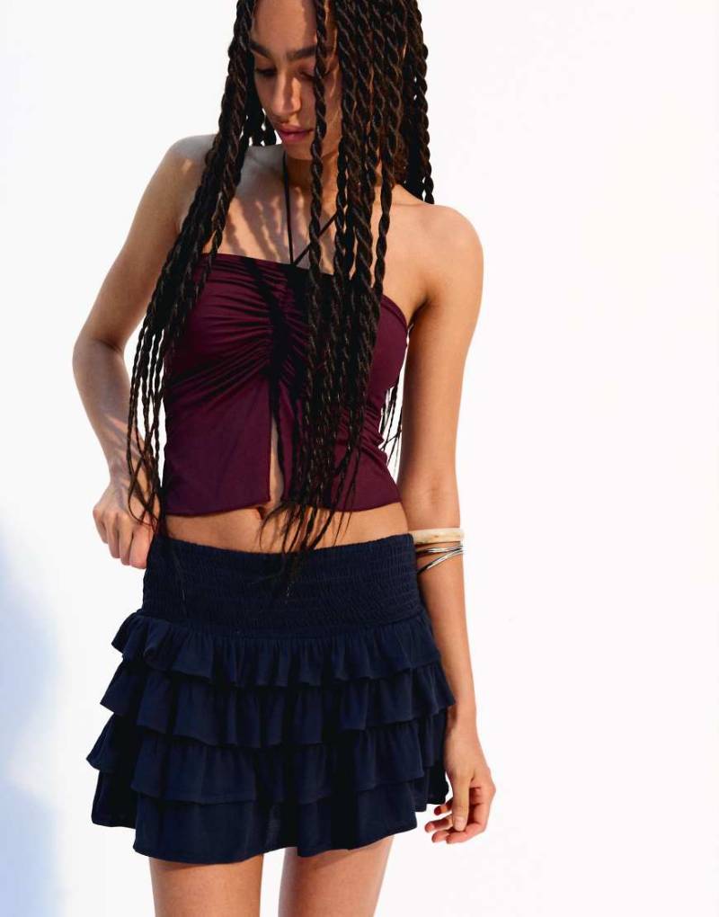 Bershka - Minirock in Marineblau mit Rüschen von Bershka