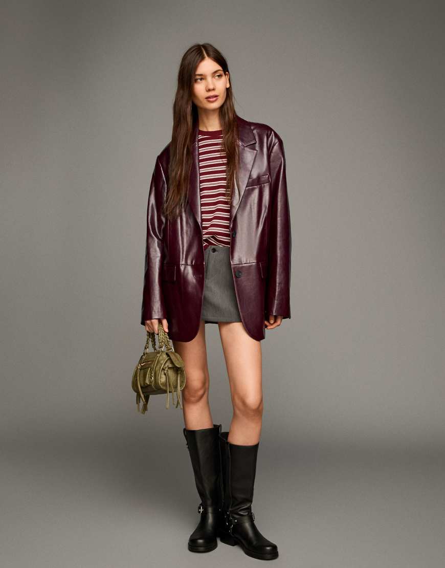 Bershka - Oversize-Blazer aus PU in Burgunderrot Bershka - Oversize-Blazer aus PU in Burgunderrot von Bershka