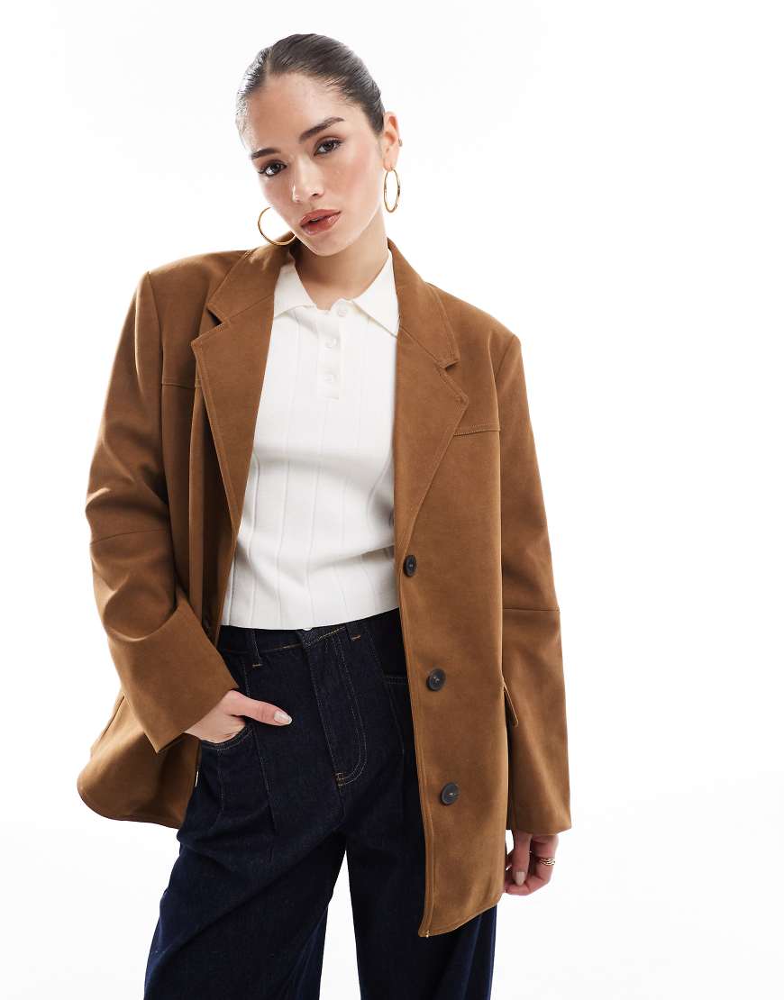 Bershka - Oversize-Blazer aus Wildlederimitat in Hellbraun von Bershka