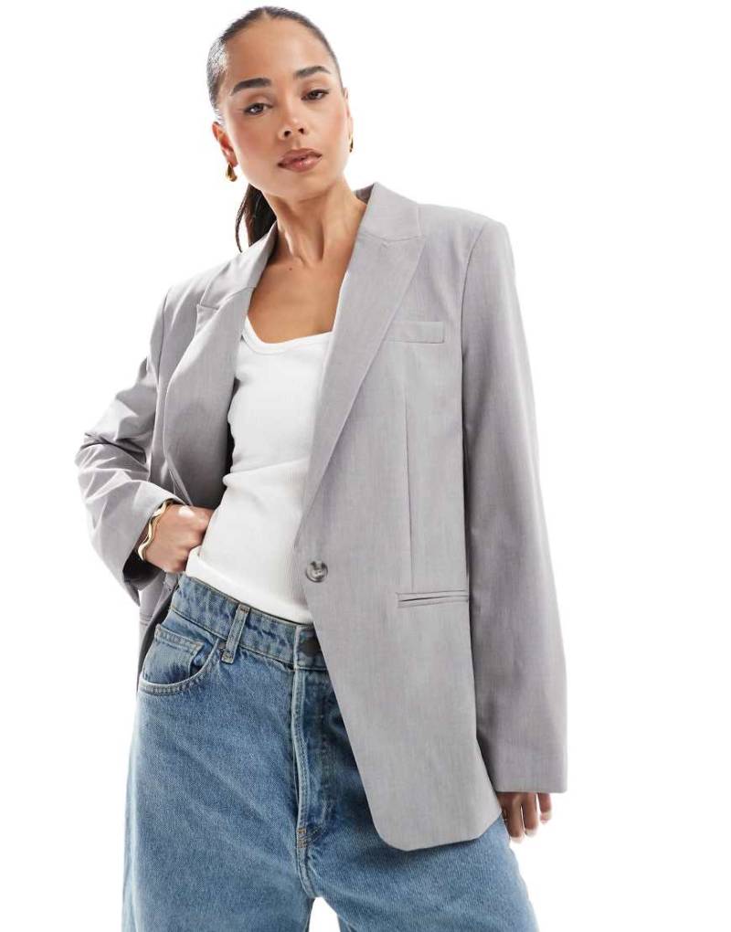 Bershka - Oversize-Blazer in Hellgrau mit maskulinem Design-Neutral Bershka - Oversize-Blazer in Hellgrau mit maskulinem Design-Neutral von Bershka