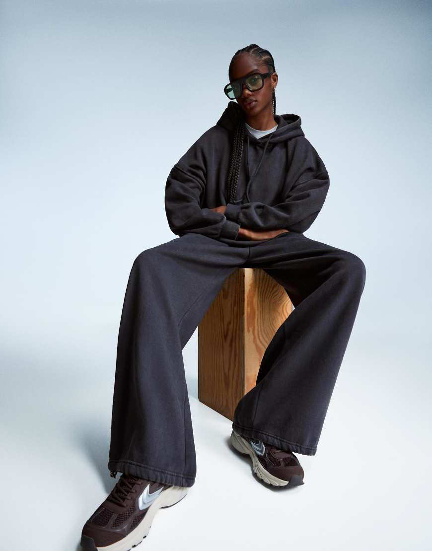 Bershka - Oversize-Kapuzenpullover in Grün-Neutral von Bershka