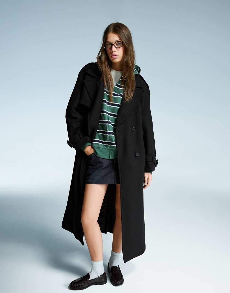 Bershka - Oversize-Trenchcoat in Schwarz mit Filzstruktur von Bershka