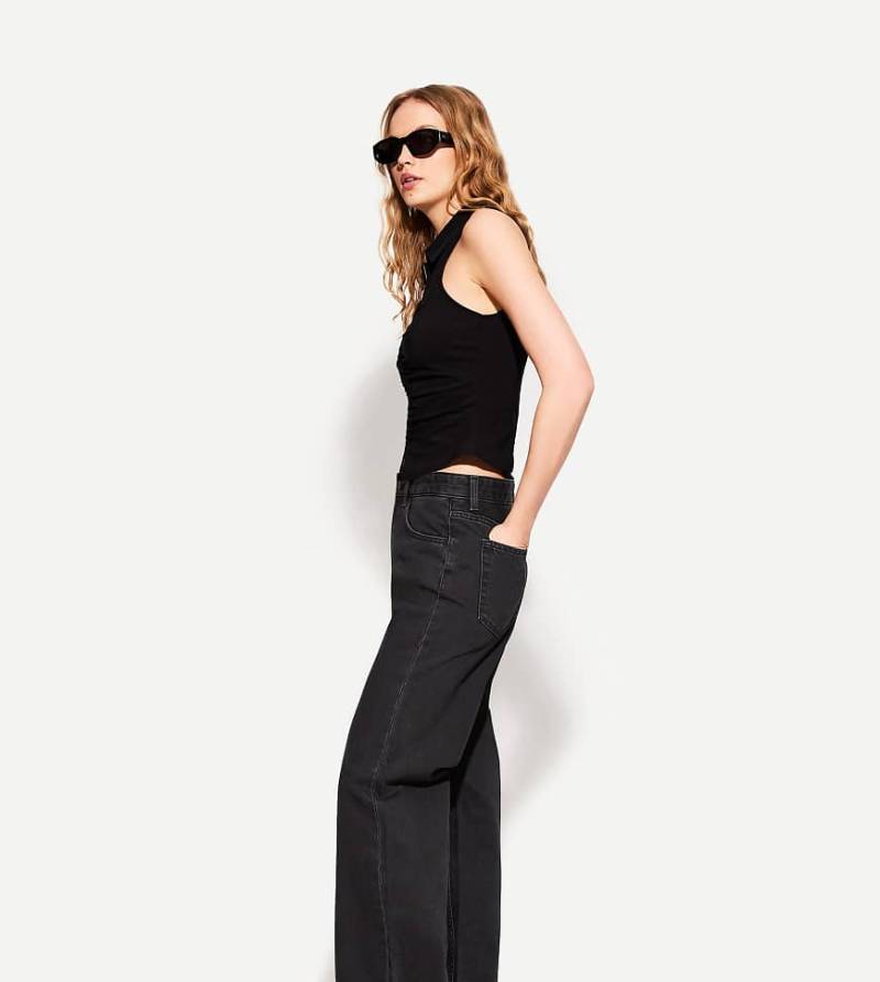 Bershka Petite - Schwarze Jeans im 90er-Stil mit weitem Bein von Bershka