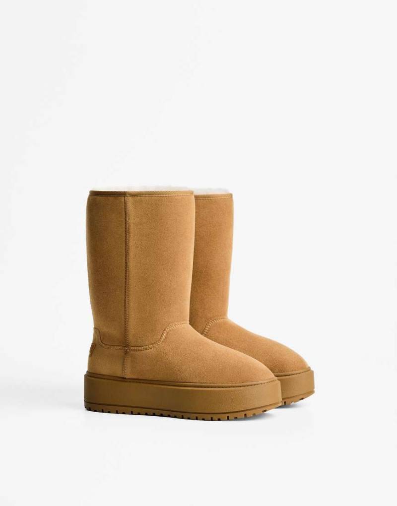 Bershka - Plateau-Stiefel in Braun mit Kunstpelz-Futter-Neutral von Bershka