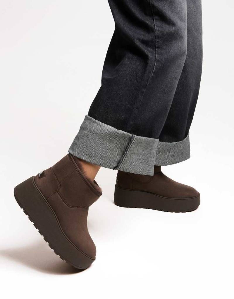 Bershka - Plateau-Stiefeletten in Braun mit Kunstpelz-Futter-Brown von Bershka