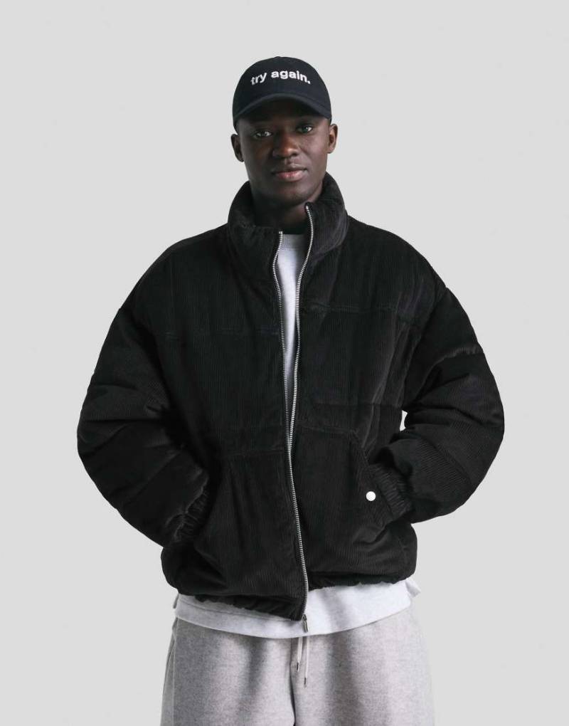Bershka - Pufferjacke aus Cord in Schwarz Bershka - Pufferjacke aus Cord in Schwarz von Bershka