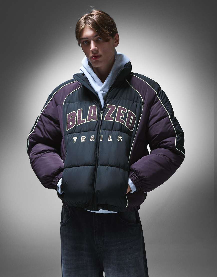 Bershka - Pufferjacke in Schwarz mit Print von Bershka