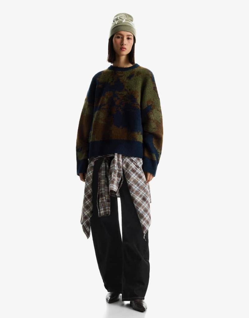 Bershka - Pullover in Grün mit Print von Bershka