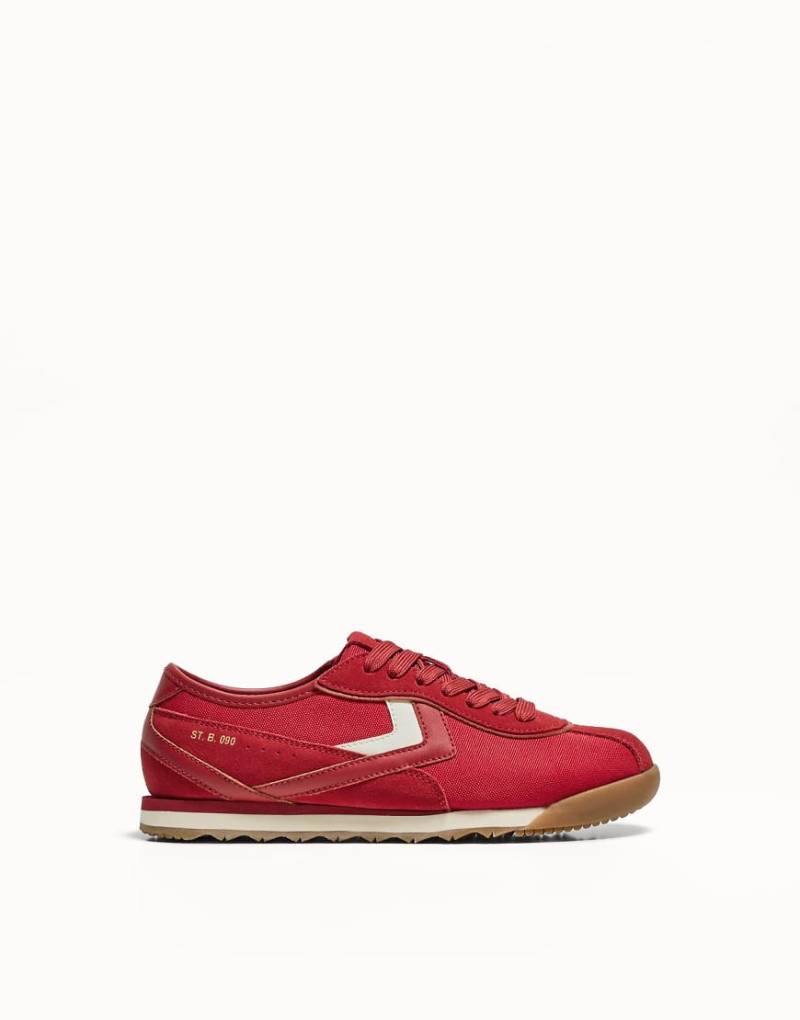 Bershka - Retro-Sneaker in Rot Bershka - Retro-Sneaker in Rot von Bershka