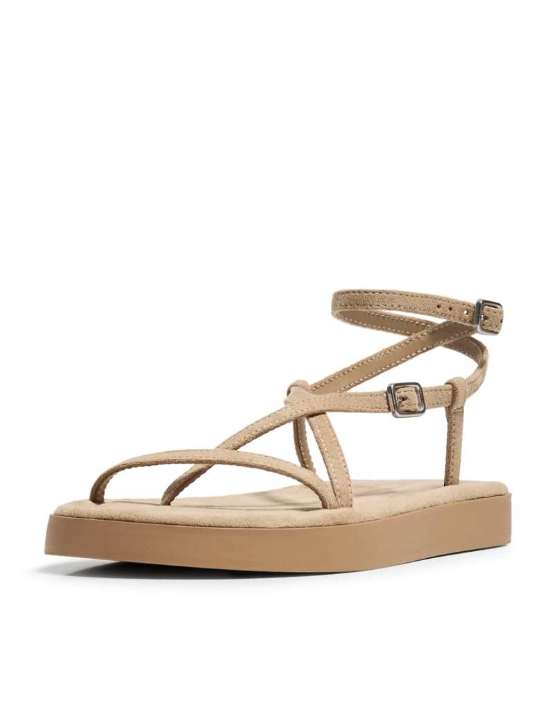 Bershka - Sandalen in Hellbraun mit schmalem Riemchen von Bershka