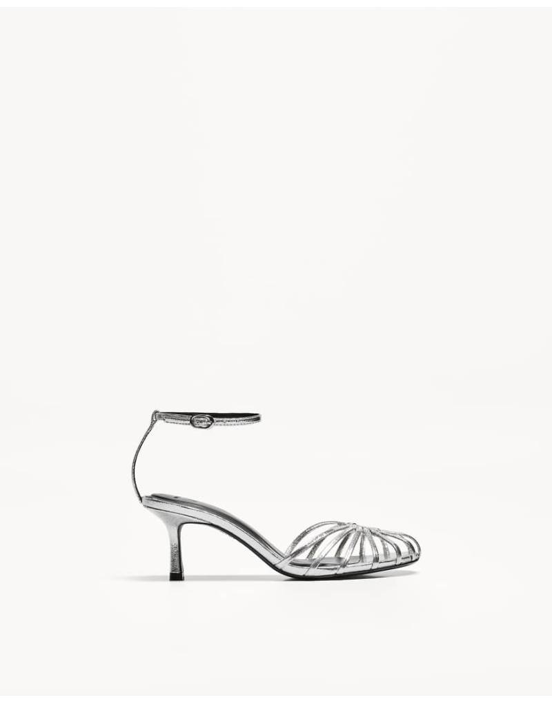 Bershka - Sandalen in Silber mit Absatz von Bershka