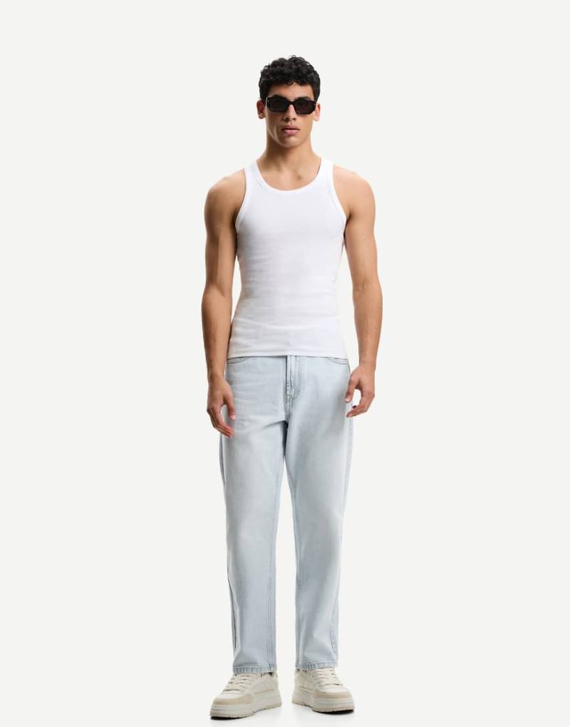 Bershka - Schmal zulaufende Jeans in Hellblau von Bershka