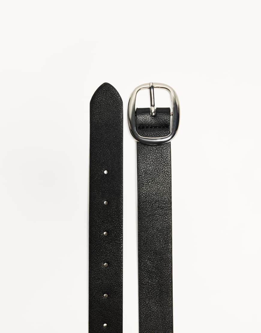 Bershka - Schmaler Kunstleder-Gürtel in Schwarz Bershka - Schmaler Kunstleder-Gürtel in Schwarz von Bershka