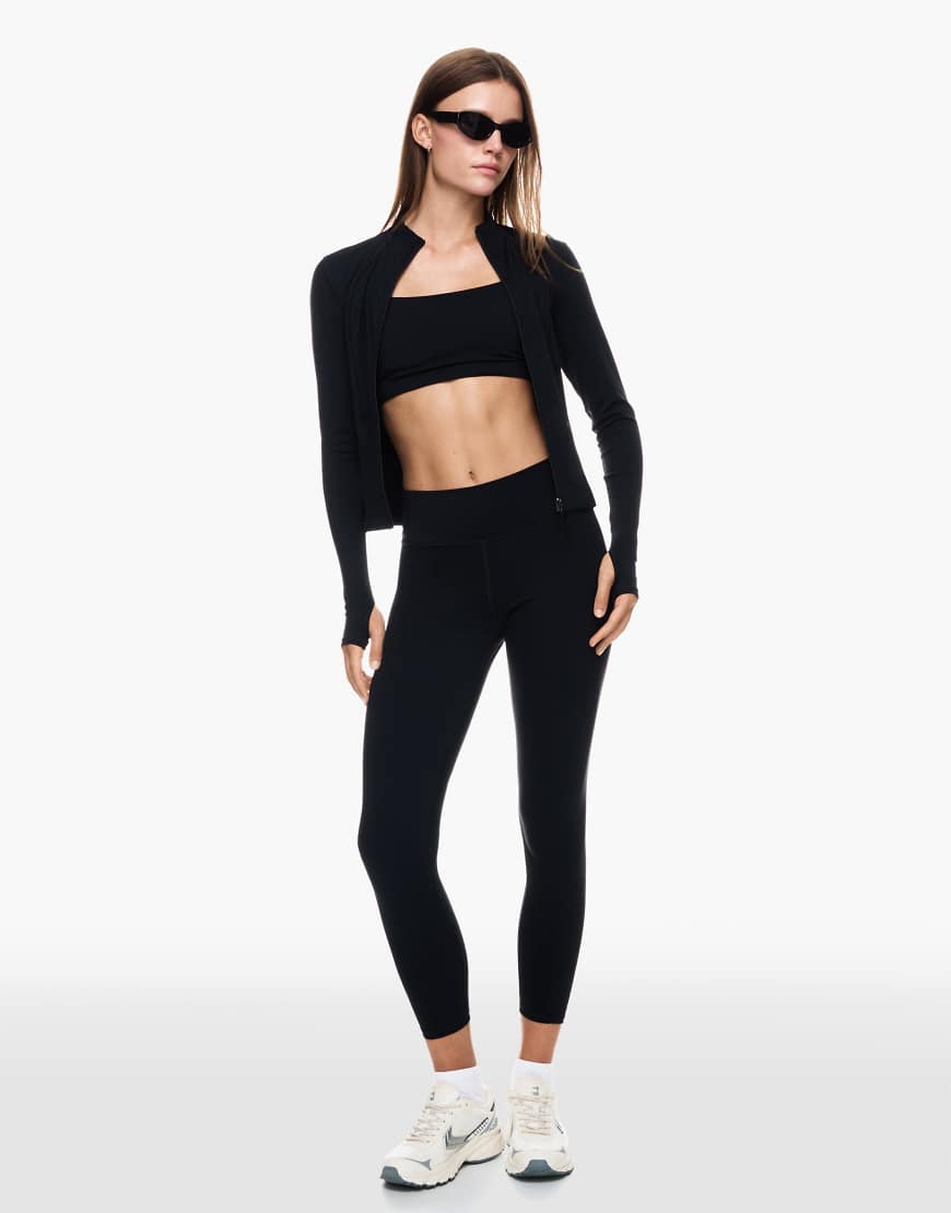 Bershka - Schnelltrocknende und atmungsaktive Leggings in Schwarz von Bershka