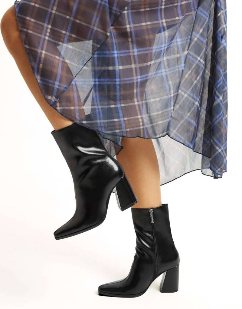 Bershka - Schwarze Ankle-Boots mit Blockabsatz von Bershka