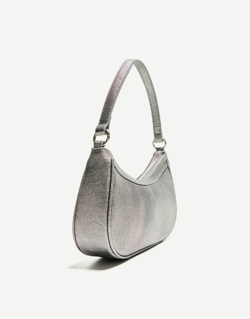 Bershka - Schwarze kleine Tasche in glänzender Optik von Bershka