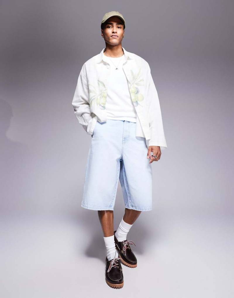 Bershka - Skater-Bermudashorts in Hellblau aus Denim Bershka - Skater-Bermudashorts in Hellblau aus Denim von Bershka