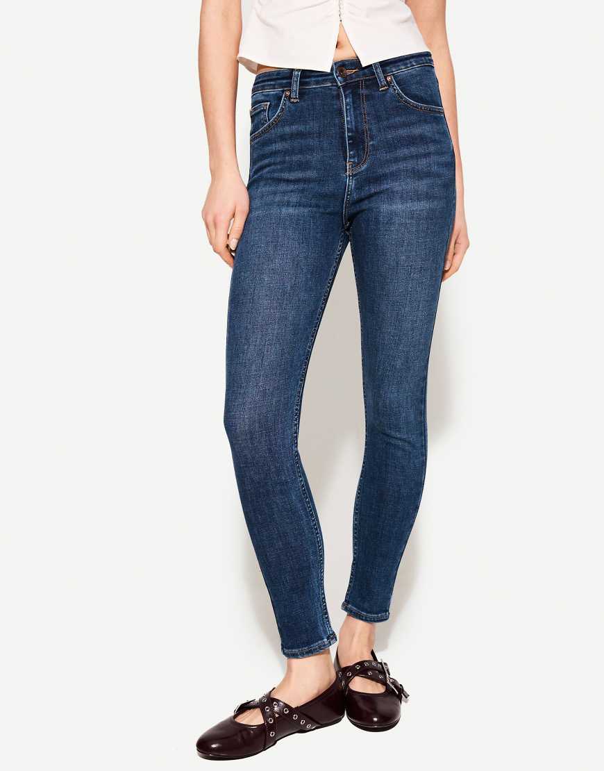 Bershka - Skinny-Jeans in Jeansblau mit superhohem Bund von Bershka