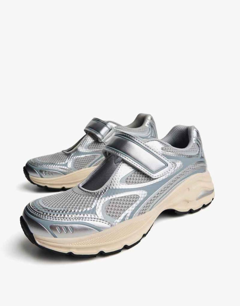 Bershka - Sneaker im Mary-Jane-Stil in Silber Bershka - Sneaker im Mary-Jane-Stil in Silber von Bershka