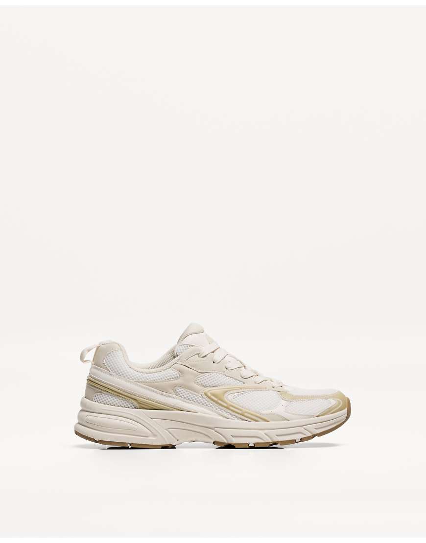 Bershka - Sneaker in Weiß mit dicker Sohle von Bershka