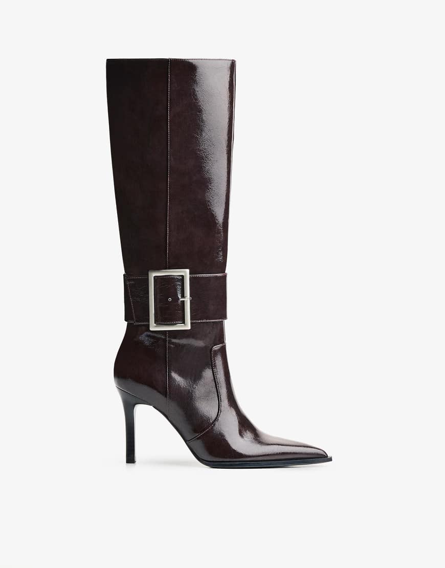 Bershka - Stiefel in Braun mit hohem Absatz und Schnalle-Brown von Bershka