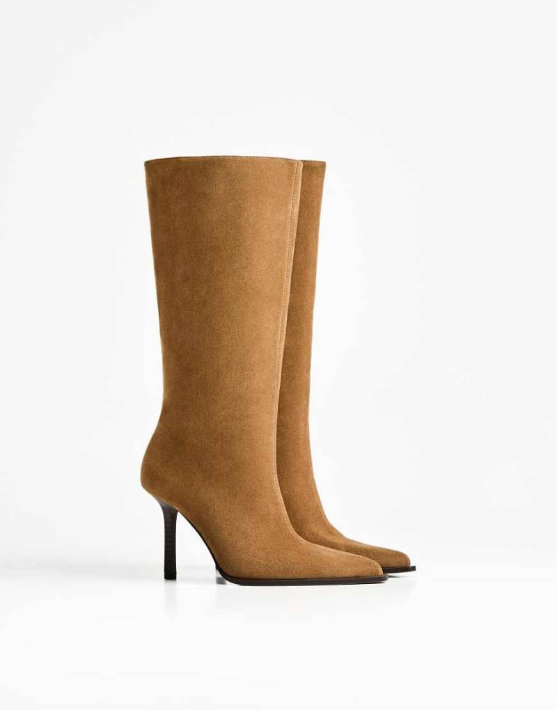 Bershka - Stiefel in Hellbraun mit weitem Schaft und hohem Absatz-Brown von Bershka