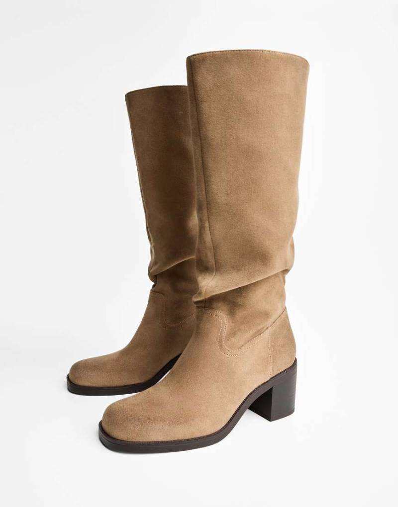 Bershka - Stiefel in Sandbeige mit hohem Absatz und Used-Optik-Neutral von Bershka