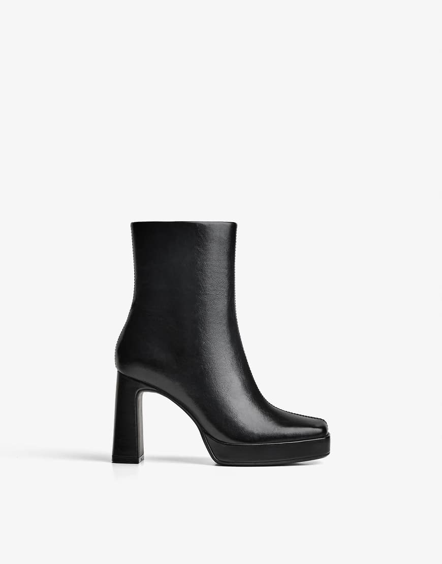 Bershka - Stiefeletten in Schwarz mit Plateausohle und hohem Absatz von Bershka