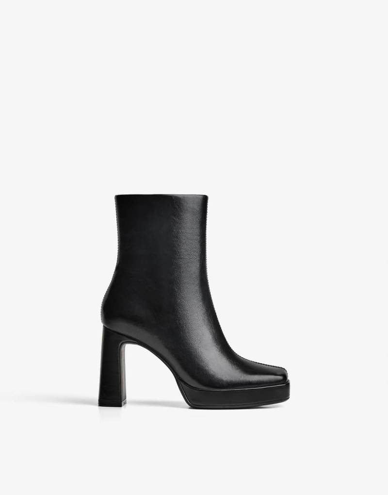 Bershka - Stiefeletten in Schwarz mit Plateausohle und hohem Absatz von Bershka