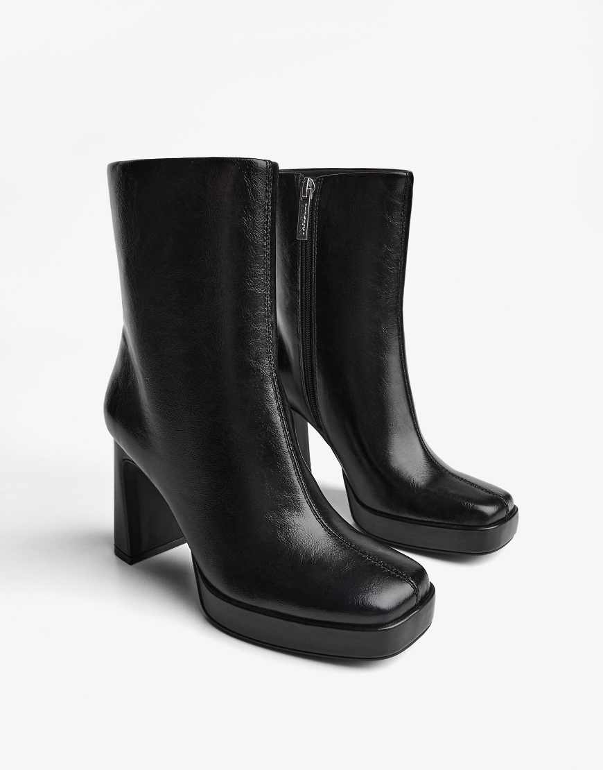 Bershka - Stiefeletten in Schwarz mit Plateausohle und hohem Absatz von Bershka