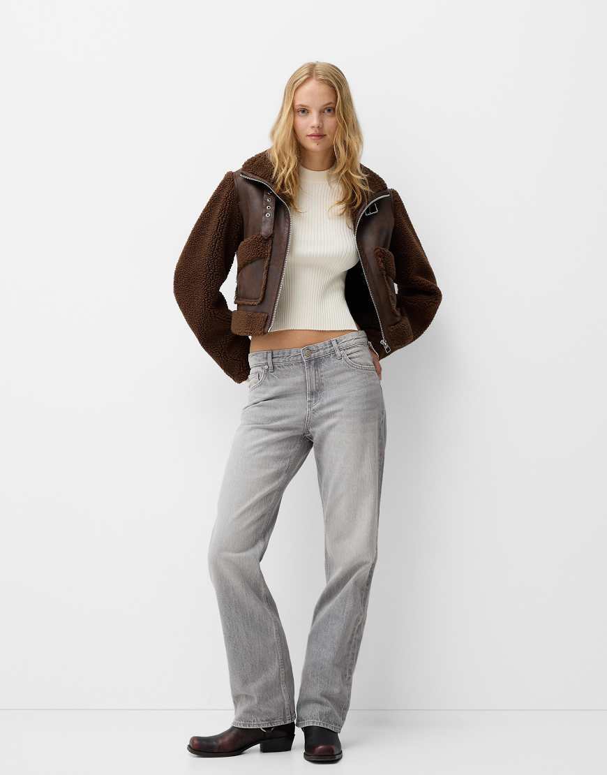 Bershka - Straight-Fit-Jeans in Hellgrau von Bershka