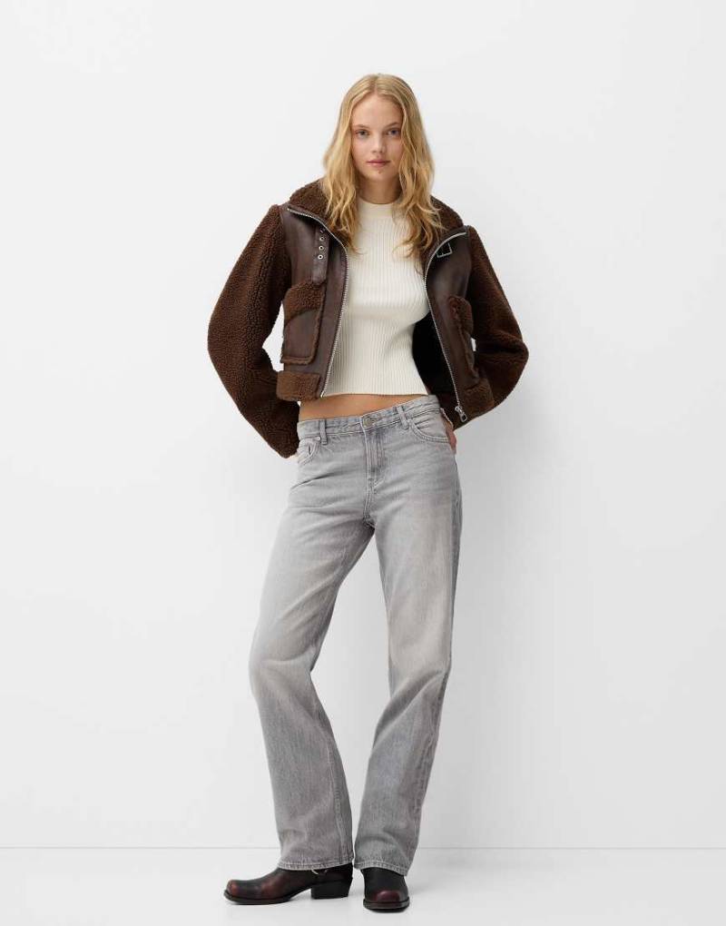 Bershka - Straight-Fit-Jeans in Hellgrau von Bershka