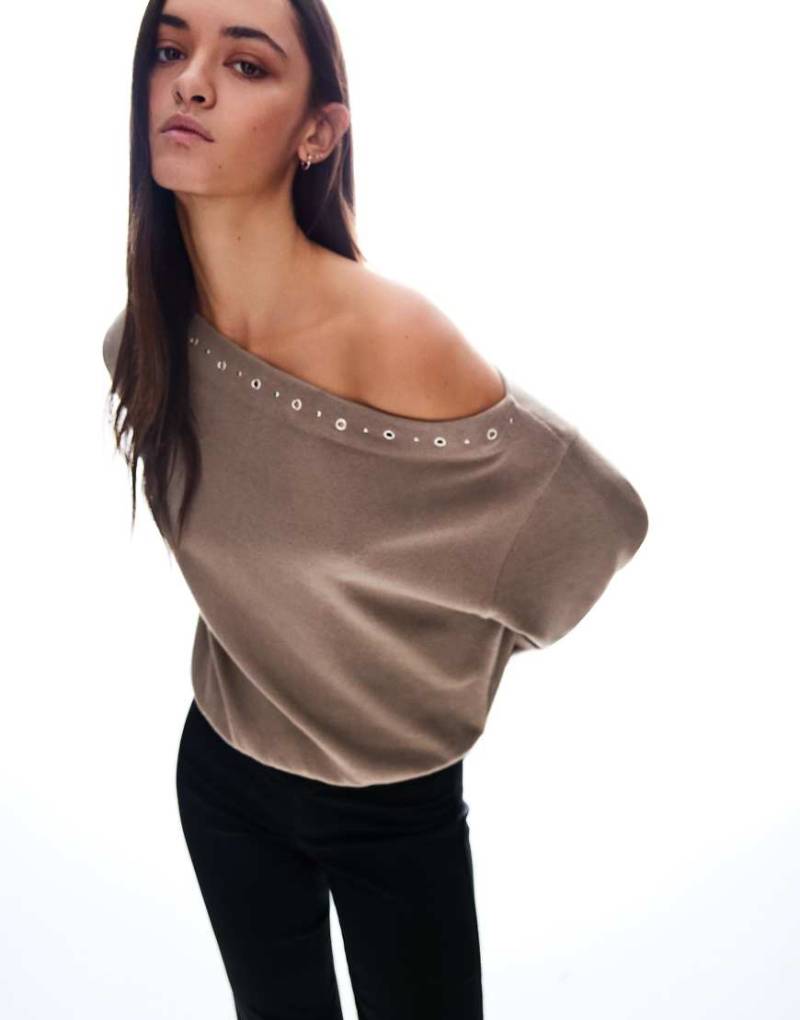 Bershka - Strickpullover in Braun mit Nietenbesatz-Brown von Bershka
