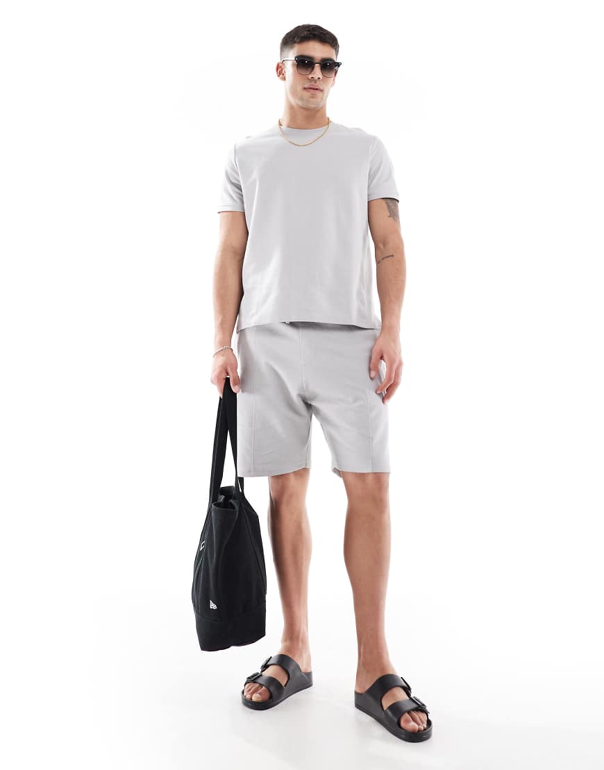 Bershka - Strukturierte Bermudashorts in Beige-Neutral von Bershka