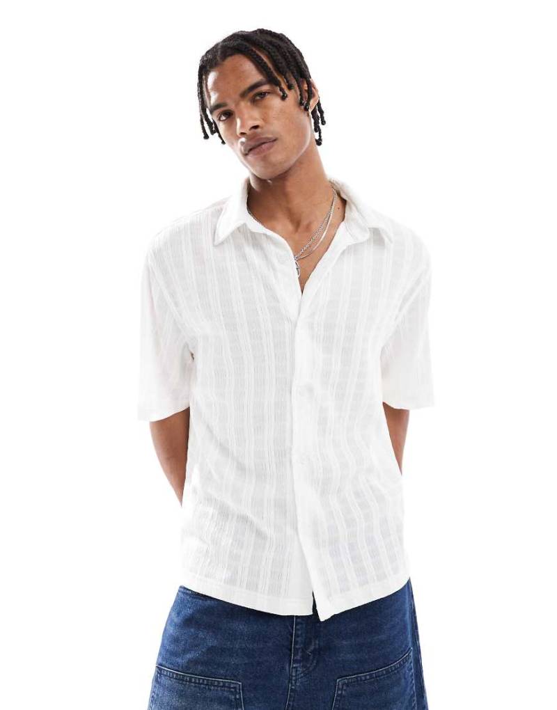 Bershka - Strukturiertes Strick-Hemd in Ecru-Neutral von Bershka