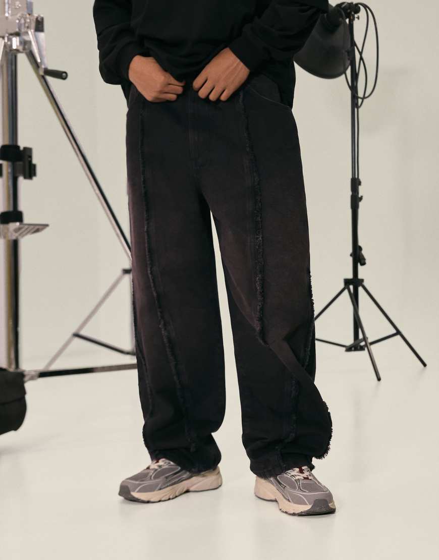 Bershka - Superweite Hose in Schwarz mit Fransendetail von Bershka