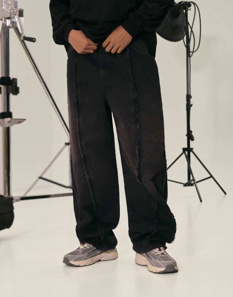 Bershka - Superweite Hose in Schwarz mit Fransendetail von Bershka