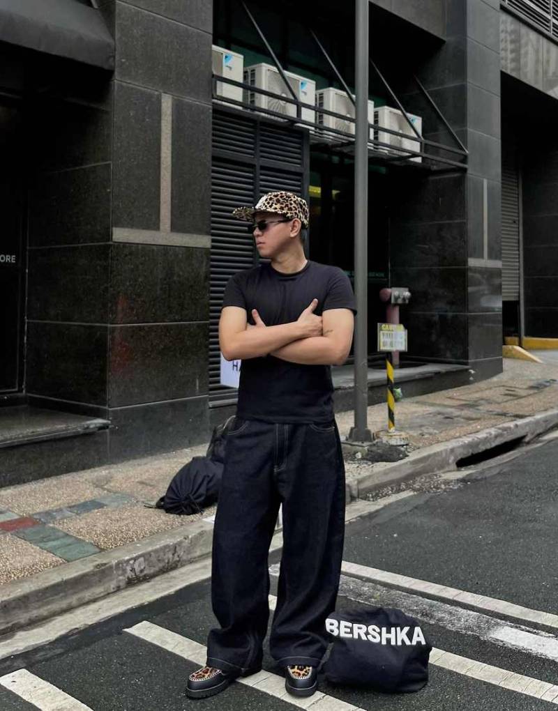 Bershka - Superweite Jeans in Grau von Bershka