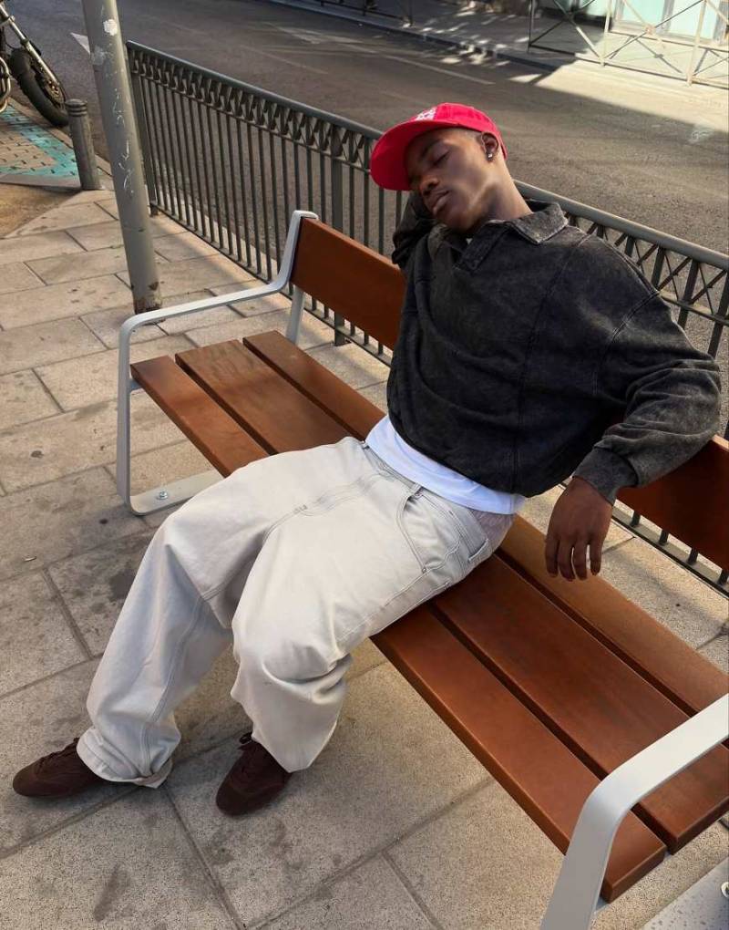 Bershka - Superweite Jeans in Hellgrau von Bershka