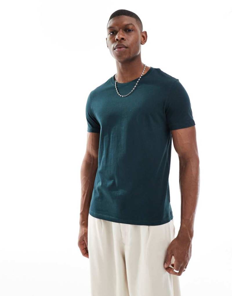 Bershka - T-Shirt in Flaschengrün mit regulärer Passform von Bershka